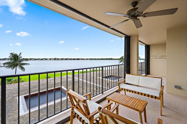 134 LAKESHORE Drive 316, North Palm Beach, FL 33408
