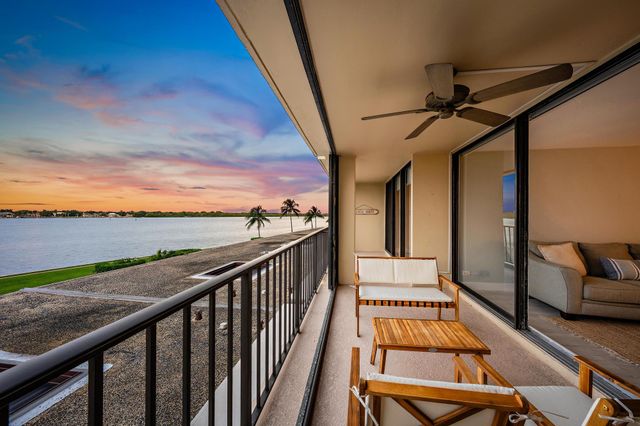 134 LAKESHORE Drive 316, North Palm Beach, FL 33408