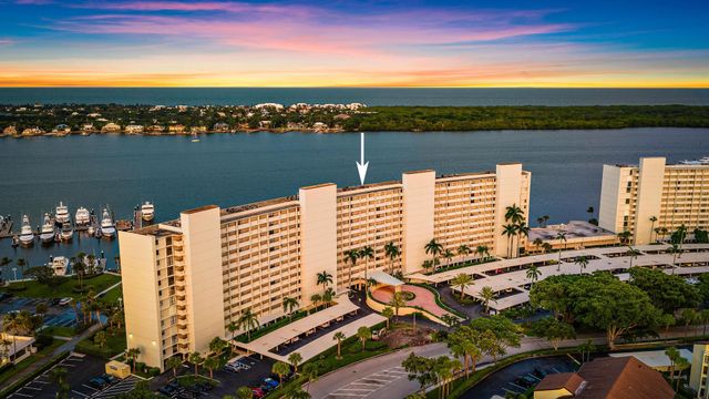 134 LAKESHORE Drive 316, North Palm Beach, FL 33408
