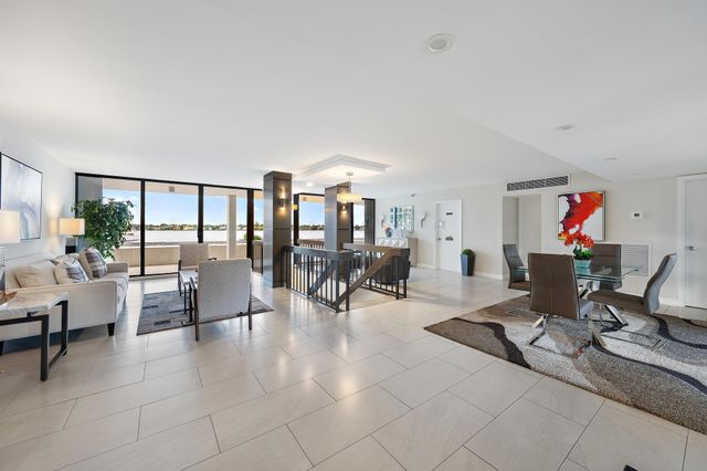 134 LAKESHORE Drive 316, North Palm Beach, FL 33408