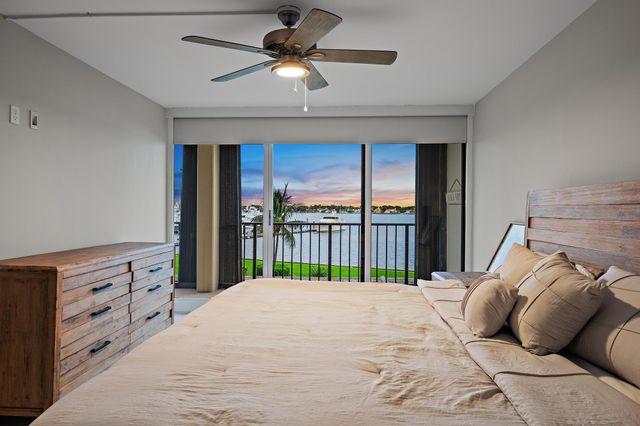 134 LAKESHORE Drive 316, North Palm Beach, FL 33408
