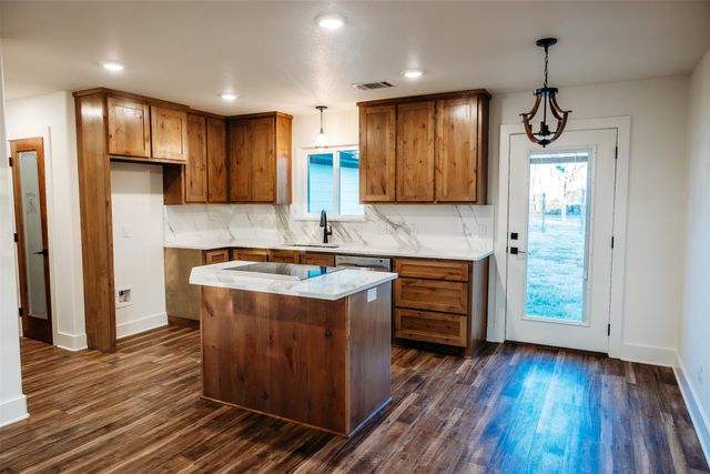 103 Main Street, Windom, TX 75492