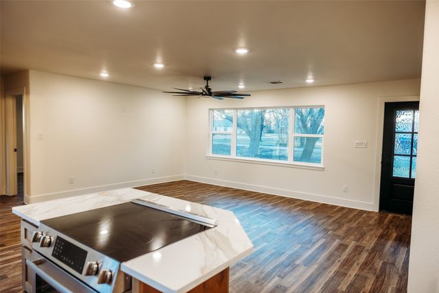 103 Main Street, Windom, TX 75492