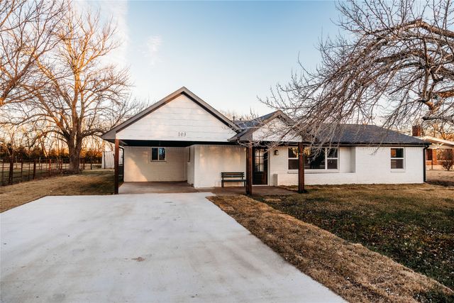 103 Main Street, Windom, TX 75492