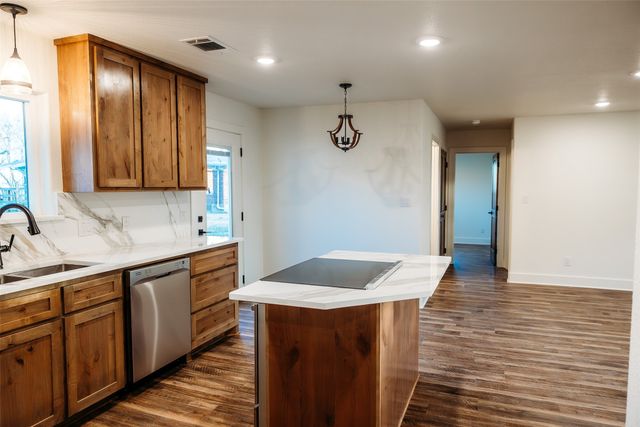 103 Main Street, Windom, TX 75492