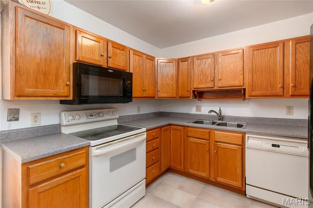 2580 Morningside Drive, Florissant, MO 63031