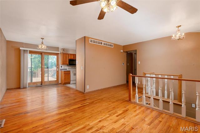 2580 Morningside Drive, Florissant, MO 63031