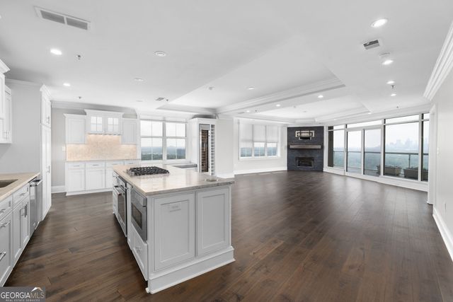 2881 Peachtree Road NE 2103, Atlanta, GA 30305