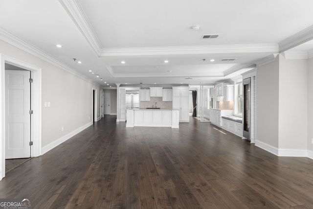 2881 Peachtree Road NE 2103, Atlanta, GA 30305