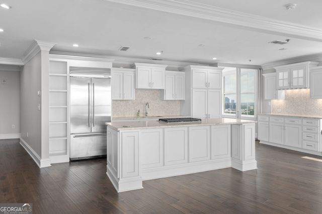 2881 Peachtree Road NE 2103, Atlanta, GA 30305