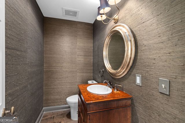 2881 Peachtree Road NE 2103, Atlanta, GA 30305