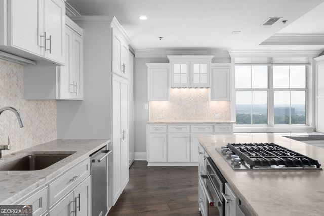 2881 Peachtree Road NE 2103, Atlanta, GA 30305
