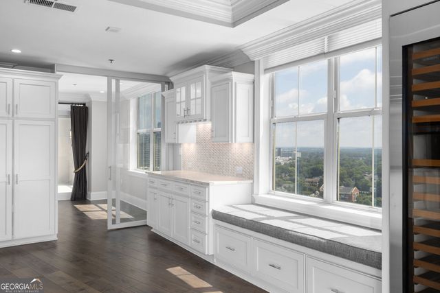 2881 Peachtree Road NE 2103, Atlanta, GA 30305