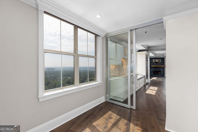 2881 Peachtree Road NE 2103, Atlanta, GA 30305