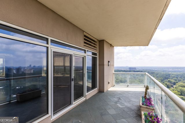 2881 Peachtree Road NE 2103, Atlanta, GA 30305