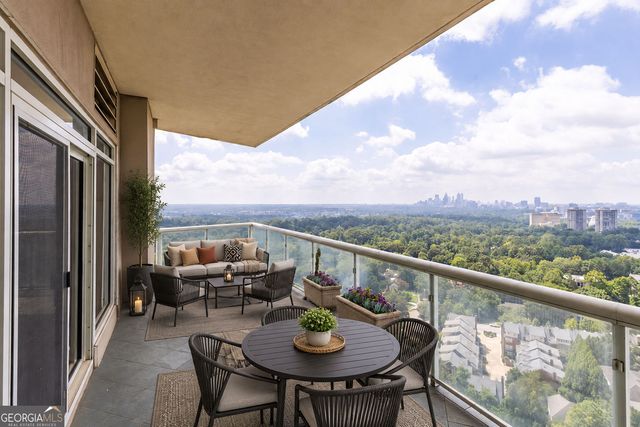2881 Peachtree Road NE 2103, Atlanta, GA 30305