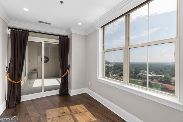 2881 Peachtree Road NE 2103, Atlanta, GA 30305