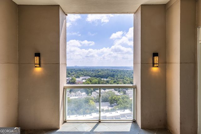 2881 Peachtree Road NE 2103, Atlanta, GA 30305