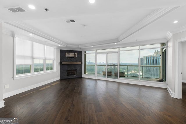 2881 Peachtree Road NE 2103, Atlanta, GA 30305