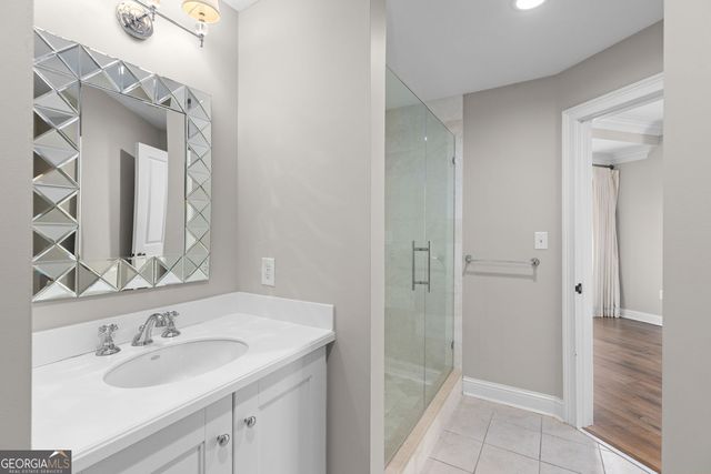 2881 Peachtree Road NE 2103, Atlanta, GA 30305