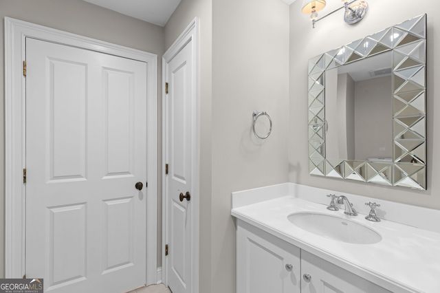 2881 Peachtree Road NE 2103, Atlanta, GA 30305