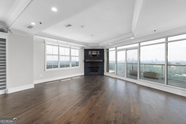 2881 Peachtree Road NE 2103, Atlanta, GA 30305