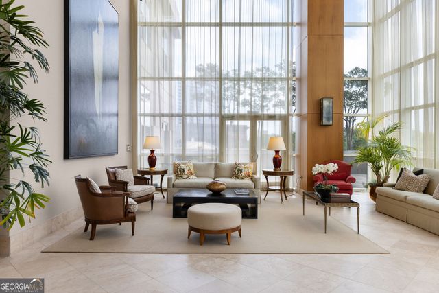 2881 Peachtree Road NE 2103, Atlanta, GA 30305