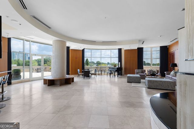 2881 Peachtree Road NE 2103, Atlanta, GA 30305
