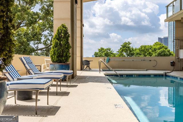 2881 Peachtree Road NE 2103, Atlanta, GA 30305