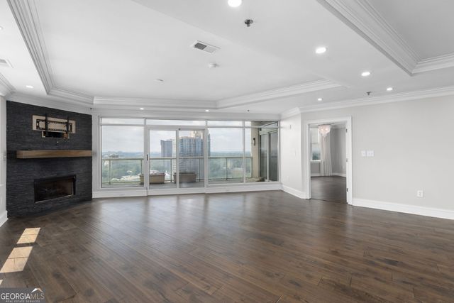 2881 Peachtree Road NE 2103, Atlanta, GA 30305