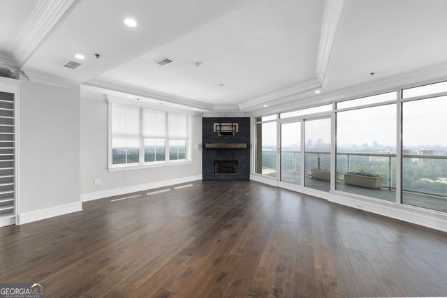 2881 Peachtree Road NE 2103, Atlanta, GA 30305
