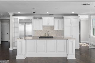 2881 Peachtree Road NE 2103, Atlanta, GA 30305