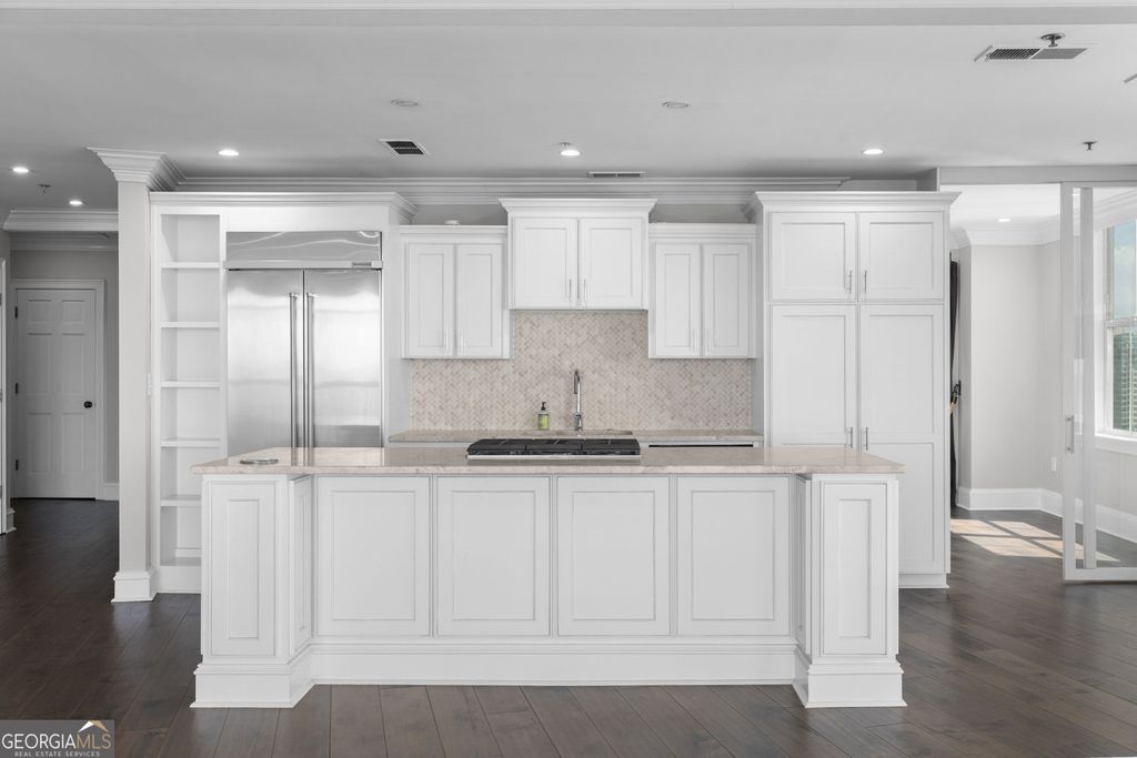 2881 Peachtree Road NE 2103, Atlanta, GA 30305