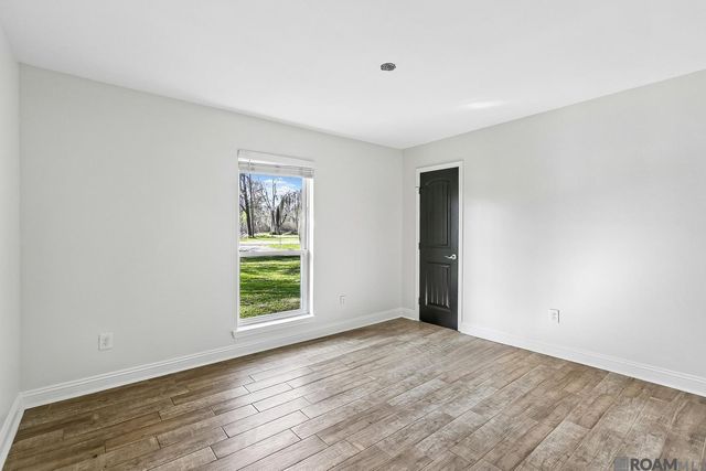 39006 Camp Dr, Prairieville, LA 70769