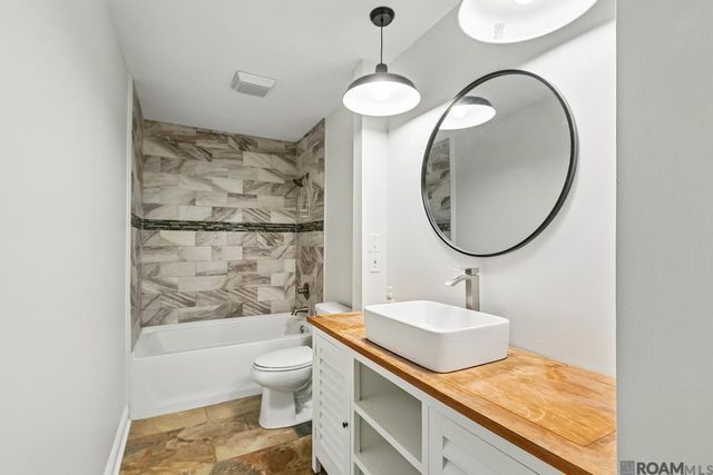 39006 Camp Dr, Prairieville, LA 70769