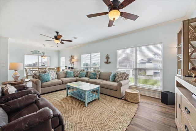 923 Tidelands Drive, Crystal Beach, TX 77650