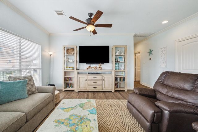 923 Tidelands Drive, Crystal Beach, TX 77650