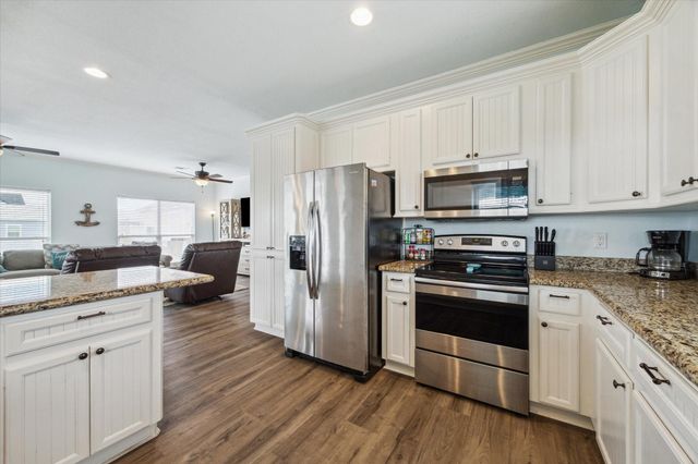 923 Tidelands Drive, Crystal Beach, TX 77650