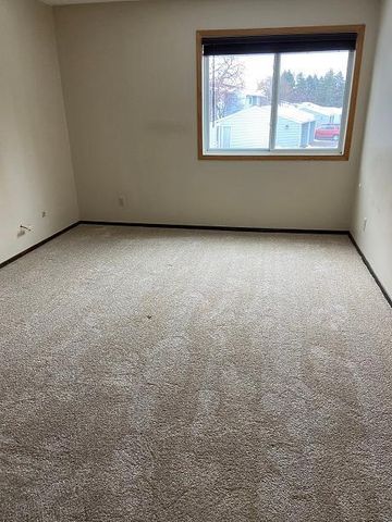 132 Demont Avenue E 221, Little Canada, MN 55117