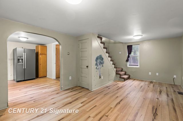 537 S Woodcock Road, Midland, MI 48640