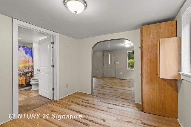 537 S Woodcock Road, Midland, MI 48640