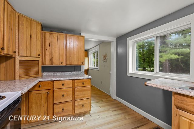 537 S Woodcock Road, Midland, MI 48640