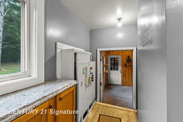 537 S Woodcock Road, Midland, MI 48640