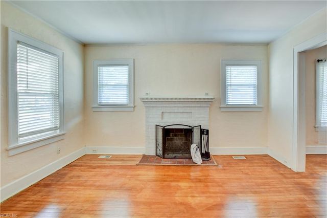 2015 N Mallory ST, Hampton, VA 23664