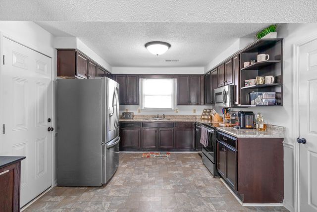 3351 Mallard Dr, Clarksville, TN 37042