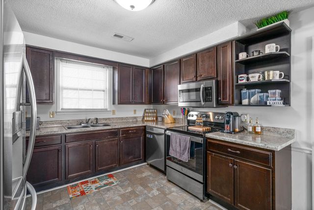 3351 Mallard Dr, Clarksville, TN 37042