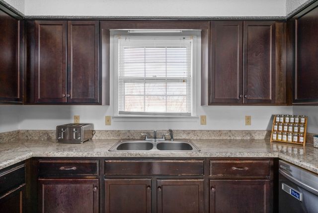 3351 Mallard Dr, Clarksville, TN 37042