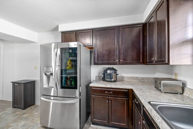 3351 Mallard Dr, Clarksville, TN 37042