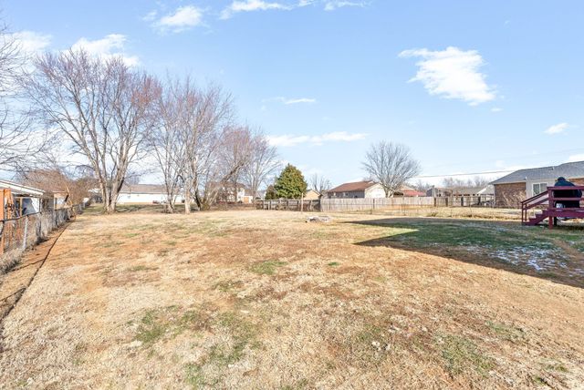 3351 Mallard Dr, Clarksville, TN 37042