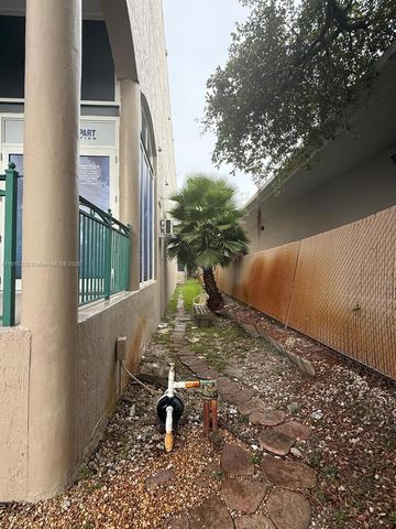 10200 NW 25th St 113, Doral, FL 33172